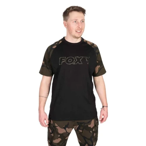 koszulka-fox-outline-t-shirt-blackcamo.webp