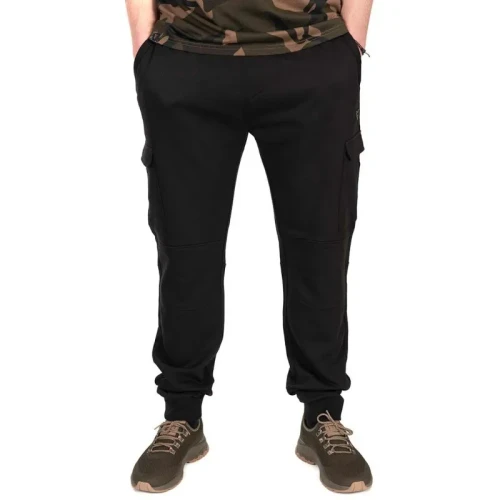 spodnie-fox-lw-combat-joggers-blackcamo.webp