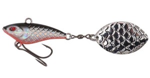 Wobler Mikado M-tail 7cm/12g/Bloody Roach