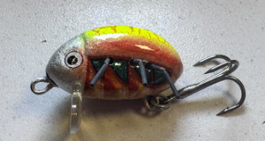 Wobler smużak Hunter BROMBA 2,5 cm 2,3g Pływający