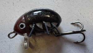 Wobler smużak Hunter BROMBA 2,5 cm 2,3g Pływający 